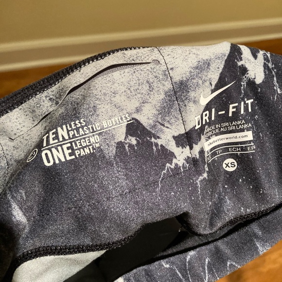 Nike Legend 2.0 Dri Fit Marble Leggings - Picture 7 of 8